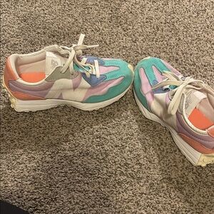 New Balance 327  EUC